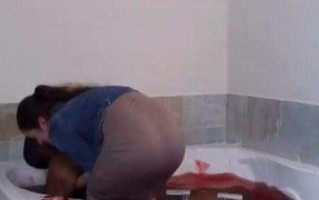 恶搞朋友洗澡视频下载，搞笑洗澡的视频