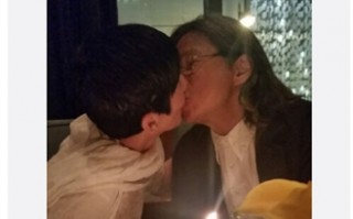 美国人恶搞亲吻孕妇视频，美国人恶搞亲吻孕妇视频大全