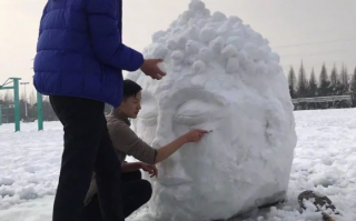 堆雪人搞笑沙雕文案短句，堆雪人搞笑沙雕文案短句图片